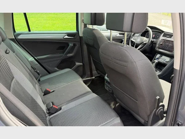 Volkswagen Tiguan (2021) — foto 17 van 27