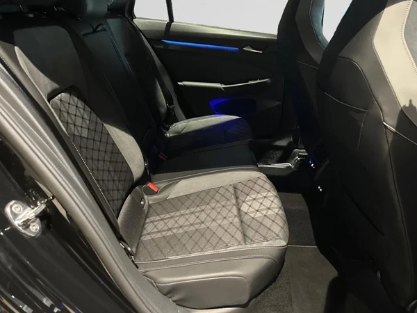 VOLKSWAGEN Golf VIII SW (2024) — foto 5 van 28