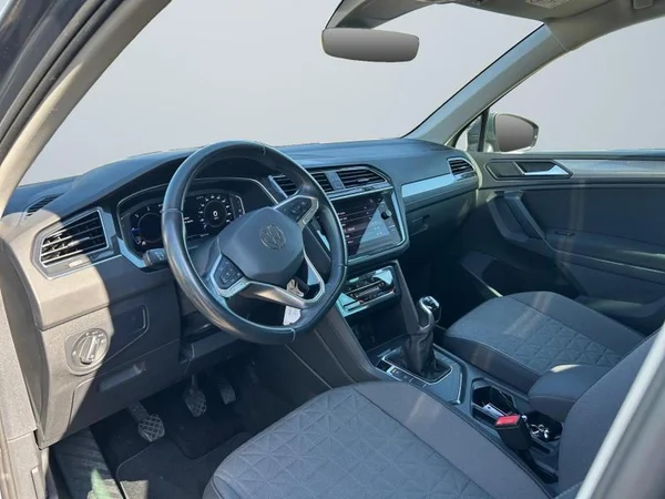 VOLKSWAGEN Tiguan Dsl (2022) — foto 5 van 31