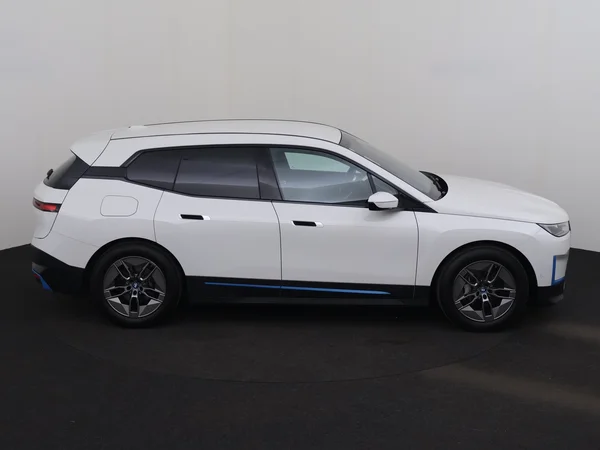 BMW iX (2022) — foto 28 van 32