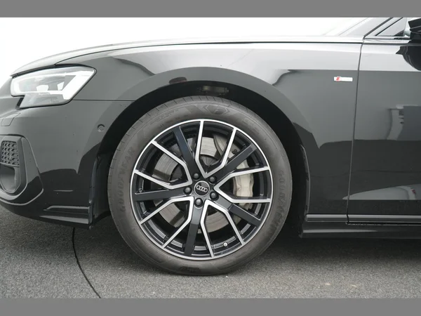 AUDI A8 Long PHEV (2024) — foto 50 van 53