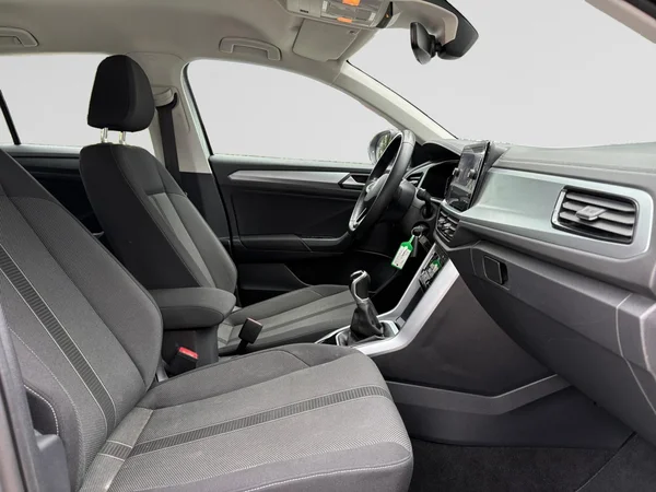 VOLKSWAGEN T-Roc (2023) — foto 8 van 24
