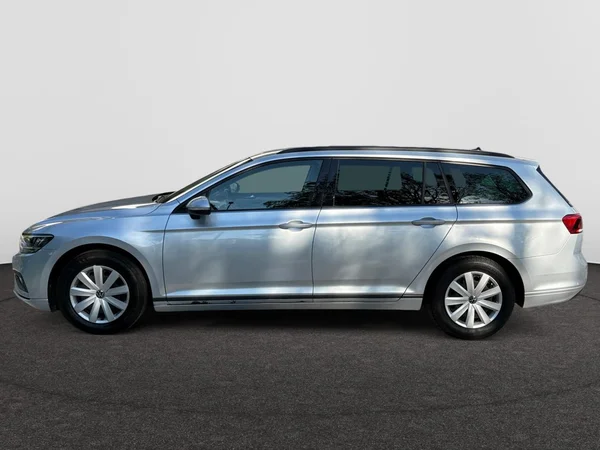 VOLKSWAGEN Passat Variant Dsl (2022) — foto 12 van 24