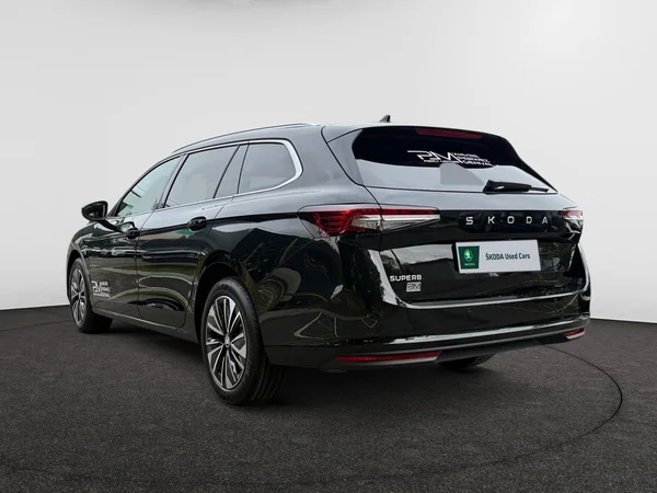 SKODA Superb Combi (2025) — foto 8 van 14