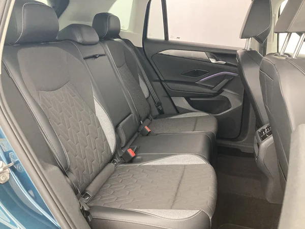 VOLKSWAGEN Tiguan (2025) — foto 16 van 36