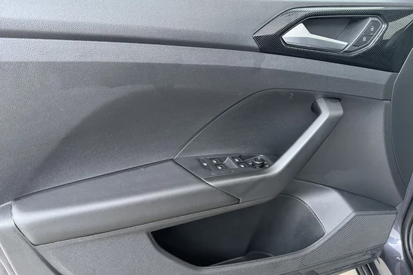 Volkswagen T-Cross (2025) — foto 8 van 19