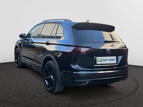 VOLKSWAGEN Tiguan (2023) — foto 18 van 24