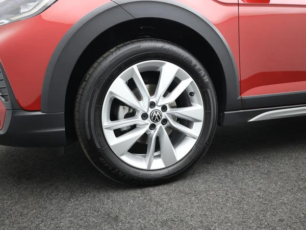 VOLKSWAGEN Taigo (2025) — foto 3 van 18