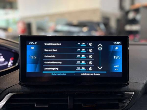 Peugeot 5008 (2023) — foto 9 van 22