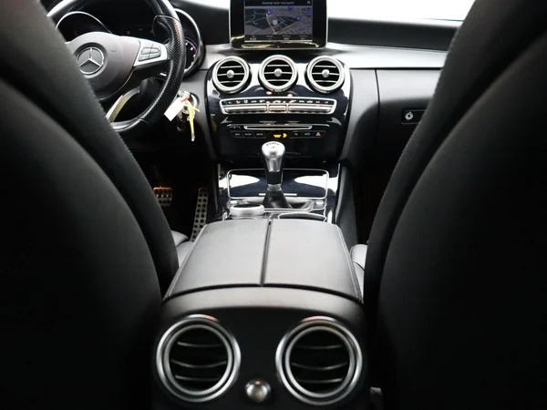 Mercedes-Benz C-Klasse (2016) — foto 15 van 29