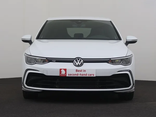 VOLKSWAGEN Golf (2022) — foto 26 van 28
