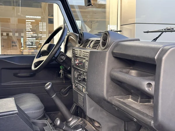Land Rover Defender (2013) — foto 16 van 21
