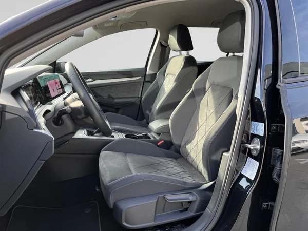 VOLKSWAGEN Golf VIII SW (2025) — foto 18 van 21