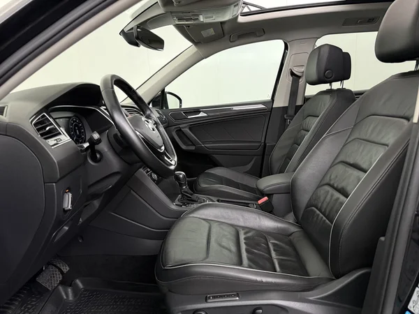 VOLKSWAGEN Tiguan Allspace (2018) — foto 2 van 33