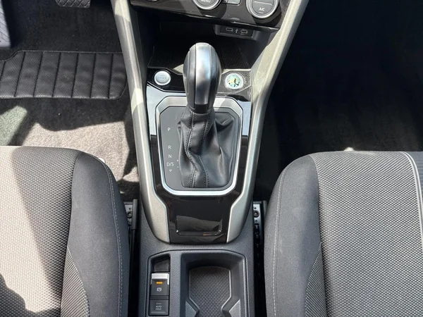 VOLKSWAGEN T-Roc (2021) — foto 3 van 21
