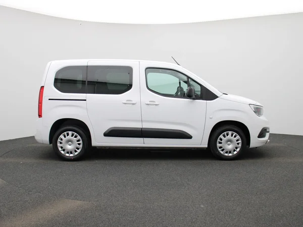 Opel Combo Life (2023) — foto 37 van 39
