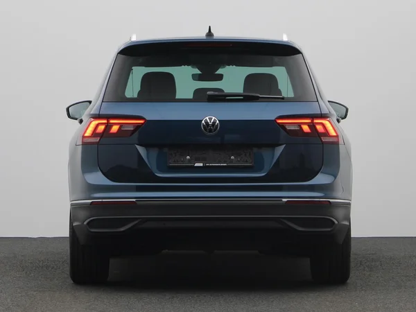 VOLKSWAGEN Tiguan (2021) — foto 17 van 20