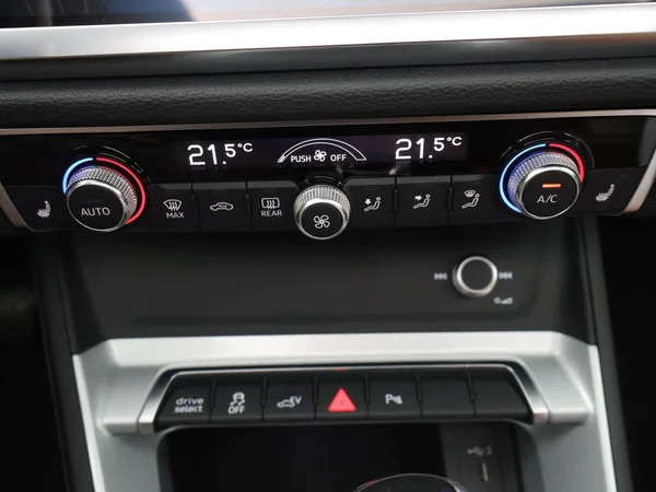 AUDI Q3 PHEV (2021) — foto 9 van 29