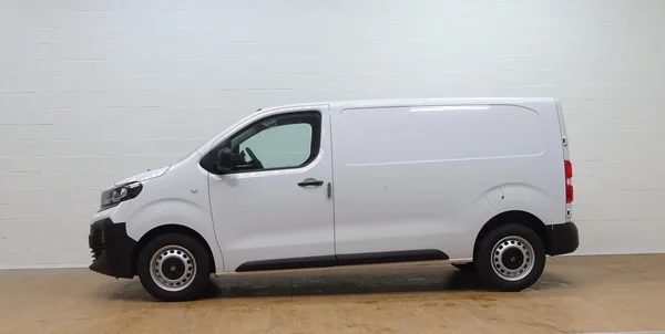 Opel Vivaro (2025) — foto 17 van 21