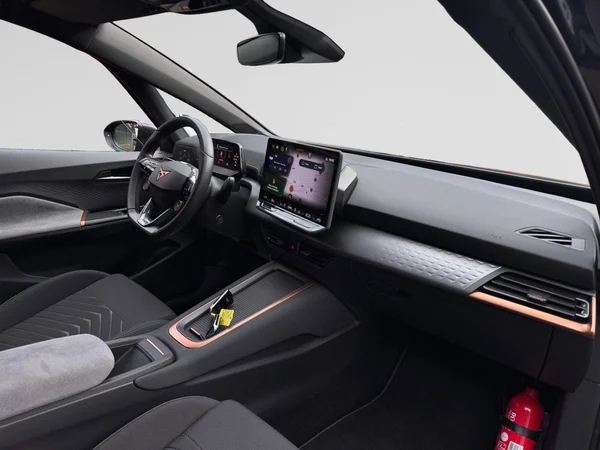CUPRA Born (2024) — foto 13 van 17
