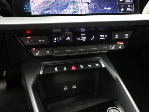 AUDI A3 Sportback (2024) — foto 9 van 19