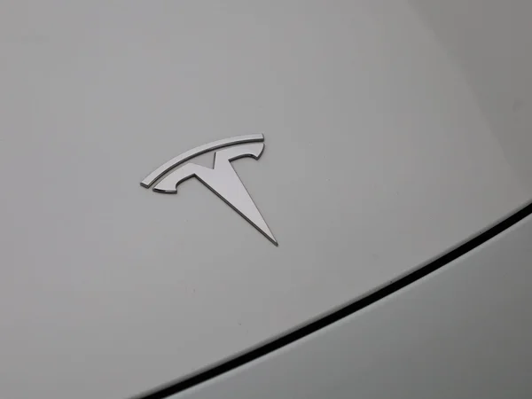 Tesla Model 3 (2022) — foto 26 van 40