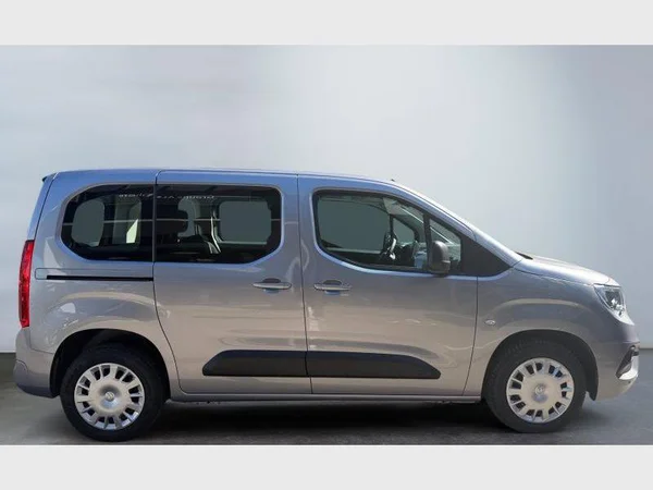 Opel Combo Life Swb (2022) — foto 22 van 27