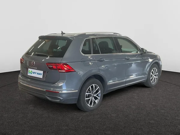 VOLKSWAGEN Tiguan (2022) — foto 16 van 20