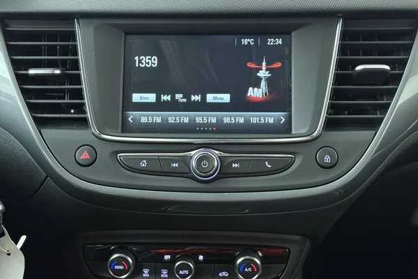 Opel Crossland (2023) — foto 3 van 16