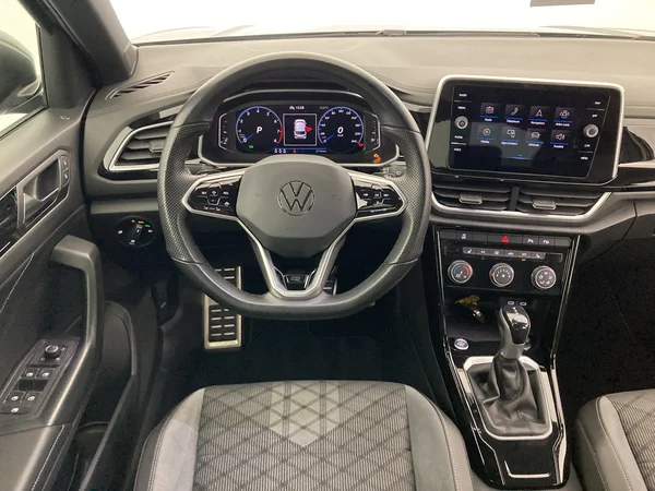 VOLKSWAGEN T-Roc (2022) — foto 25 van 35