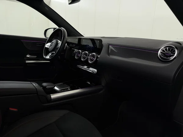 MERCEDES GLA 250 (2022) — foto 3 van 35