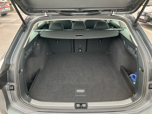 VOLKSWAGEN Passat SW (2024) — foto 5 van 25