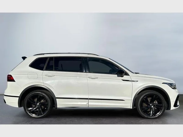 Volkswagen Tiguan Allspace (2022) — foto 30 van 33