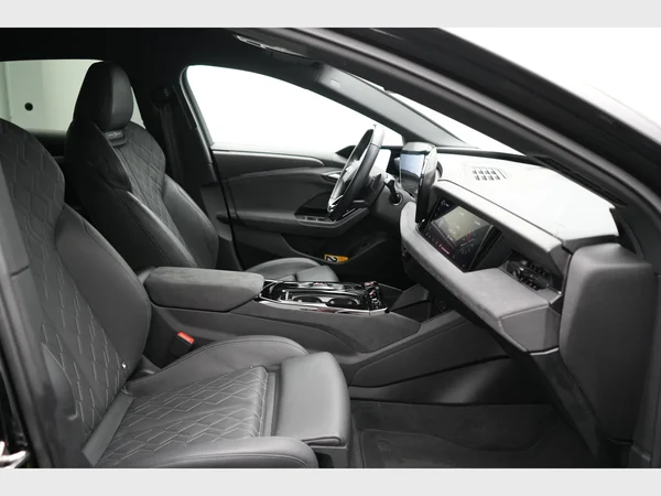 AUDI A6 Sportback e-tron (2025) — foto 36 van 48