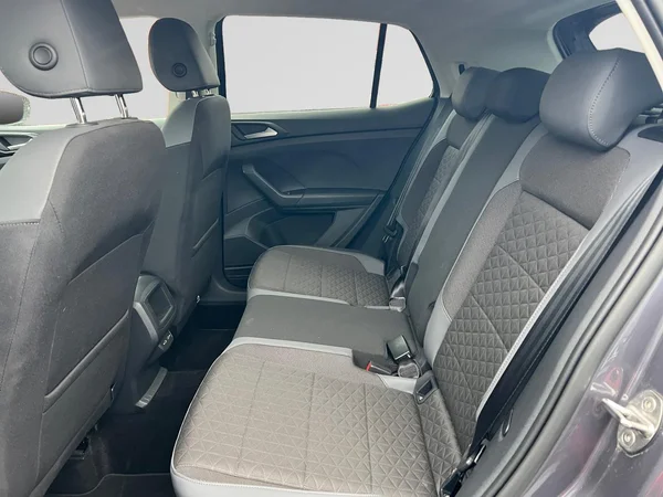 VOLKSWAGEN T-Cross (2024) — foto 16 van 17