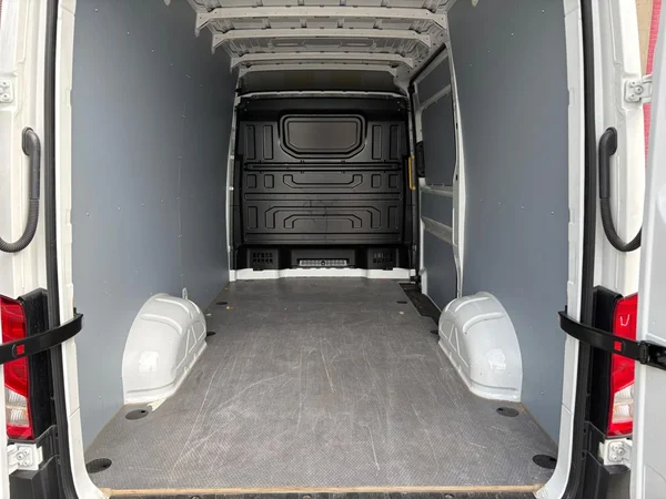 VOLKSWAGEN Crafter 35 Fourgon Mwb Hr Dsl (2025) — foto 4 van 15