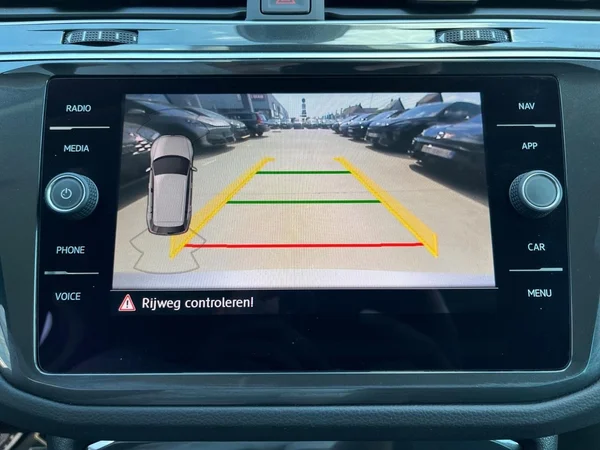 VOLKSWAGEN Tiguan (2019) — foto 6 van 22