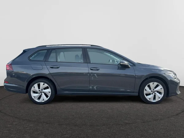 VOLKSWAGEN Golf VIII SW (2024) — foto 8 van 19