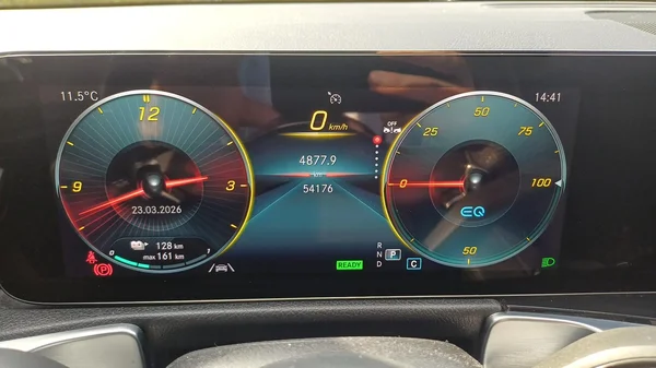 Mercedes-Benz EQB (2023) — foto 23 van 23