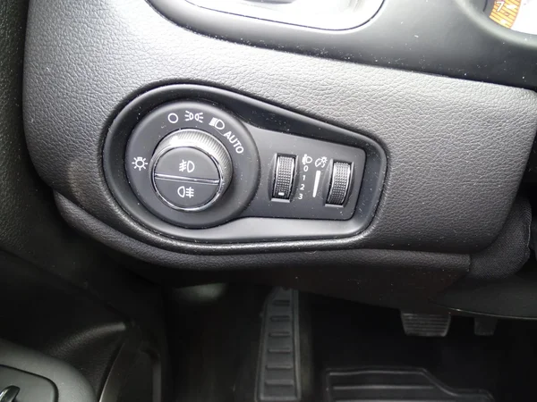 Jeep Renegade (2024) — foto 11 van 27
