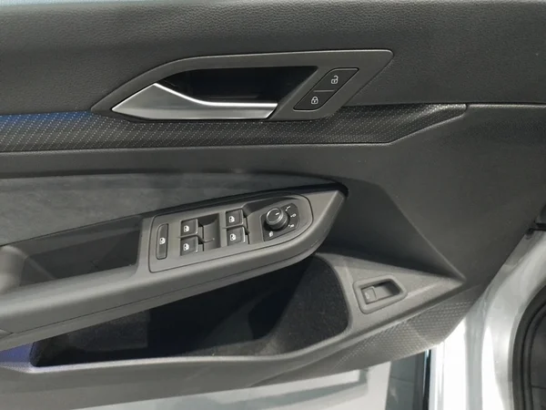 VOLKSWAGEN Golf VIII SW (2024) — foto 22 van 22