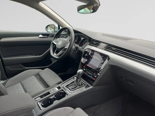 VOLKSWAGEN Passat SW (2023) — foto 3 van 24