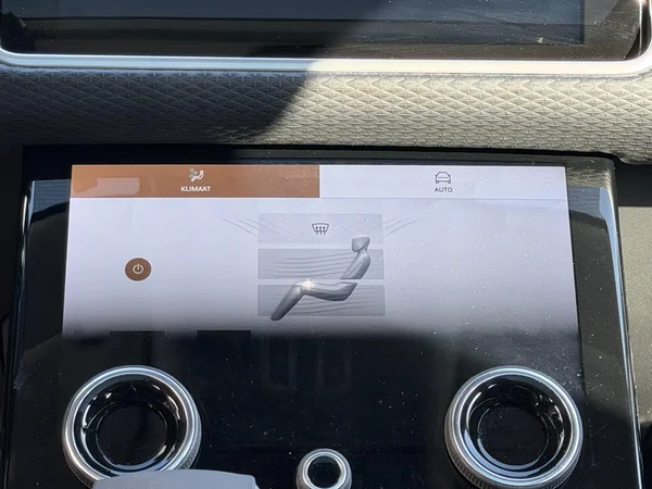 Land Rover Range Rover Velar (2022) — foto 17 van 28