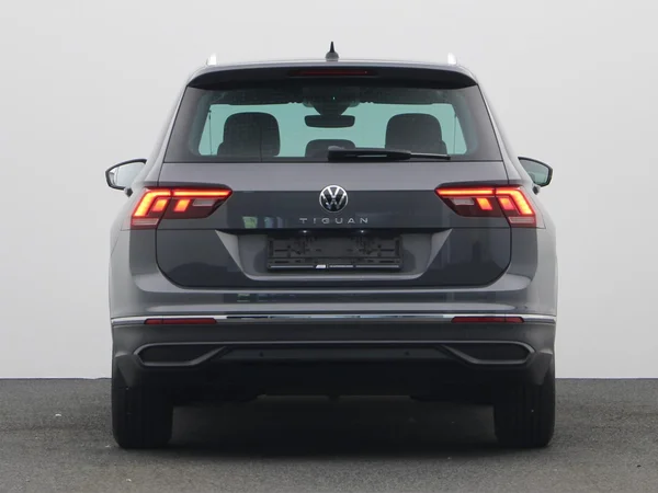 VOLKSWAGEN Tiguan (2023) — foto 17 van 20