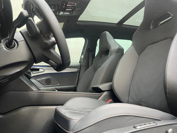 CUPRA Leon ST e-Hybrid (PHEV) (2025) — foto 2 van 14