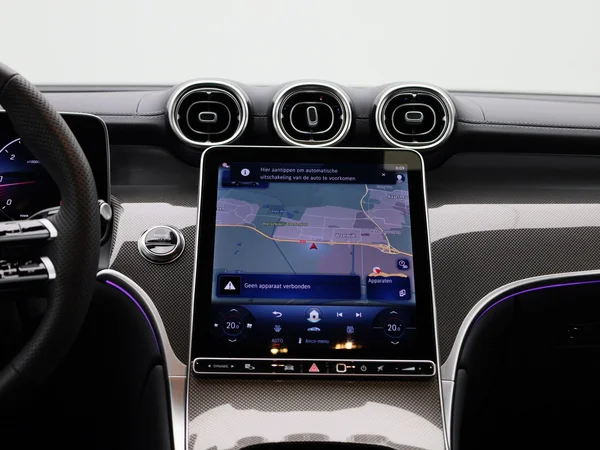 Mercedes-Benz GLC (2025) — foto 3 van 45