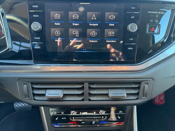 VOLKSWAGEN Taigo (2023) — foto 5 van 19