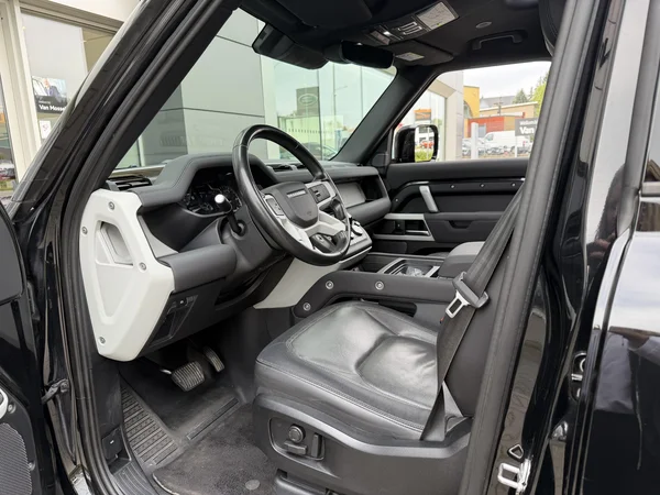 Land Rover Defender (2022) — foto 16 van 31