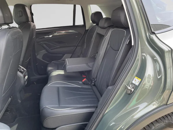 VOLKSWAGEN Tiguan (2024) — foto 4 van 22
