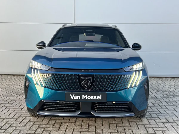 Peugeot e-5008 (2025) — foto 15 van 18